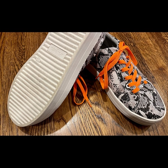 J Slides Snake Print Sneakers - Picture 5 of 5